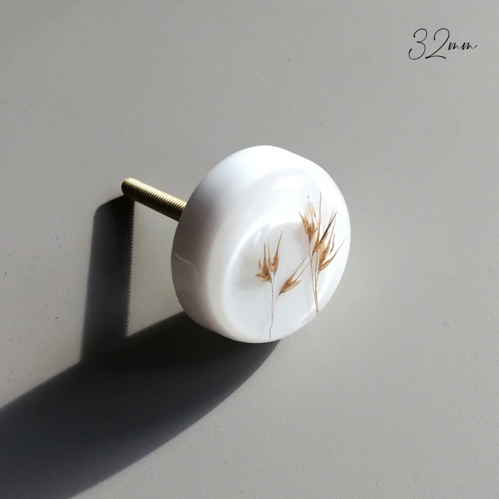light white knobs with ears of grass 32mm.jpg