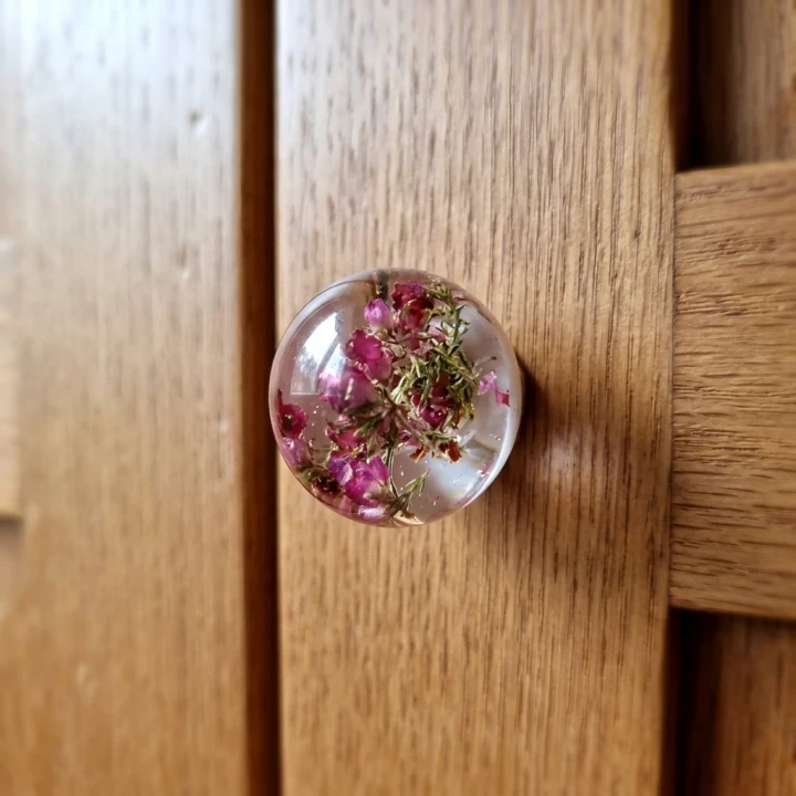 cabinet knobs with flowers.png