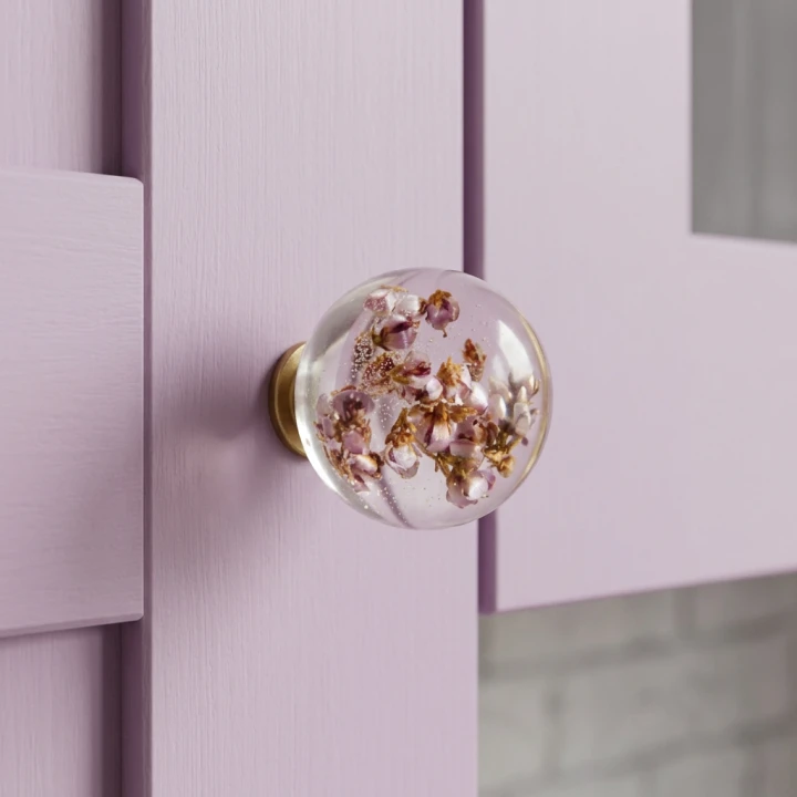 kitchen cabinets knob.png