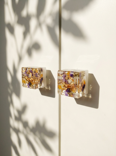 furniture knobs.png