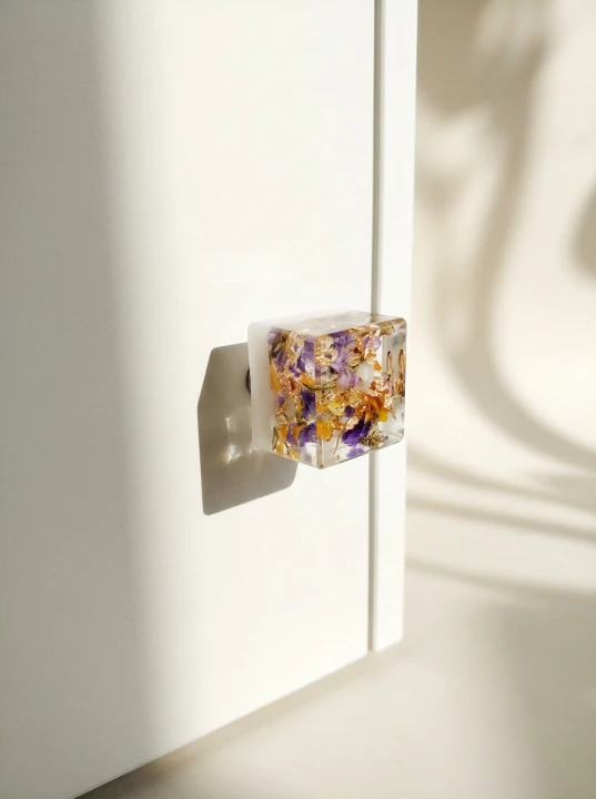 cabinet door knob.png
